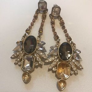 ❗️3/$10 Gold gemstone dangling earrings